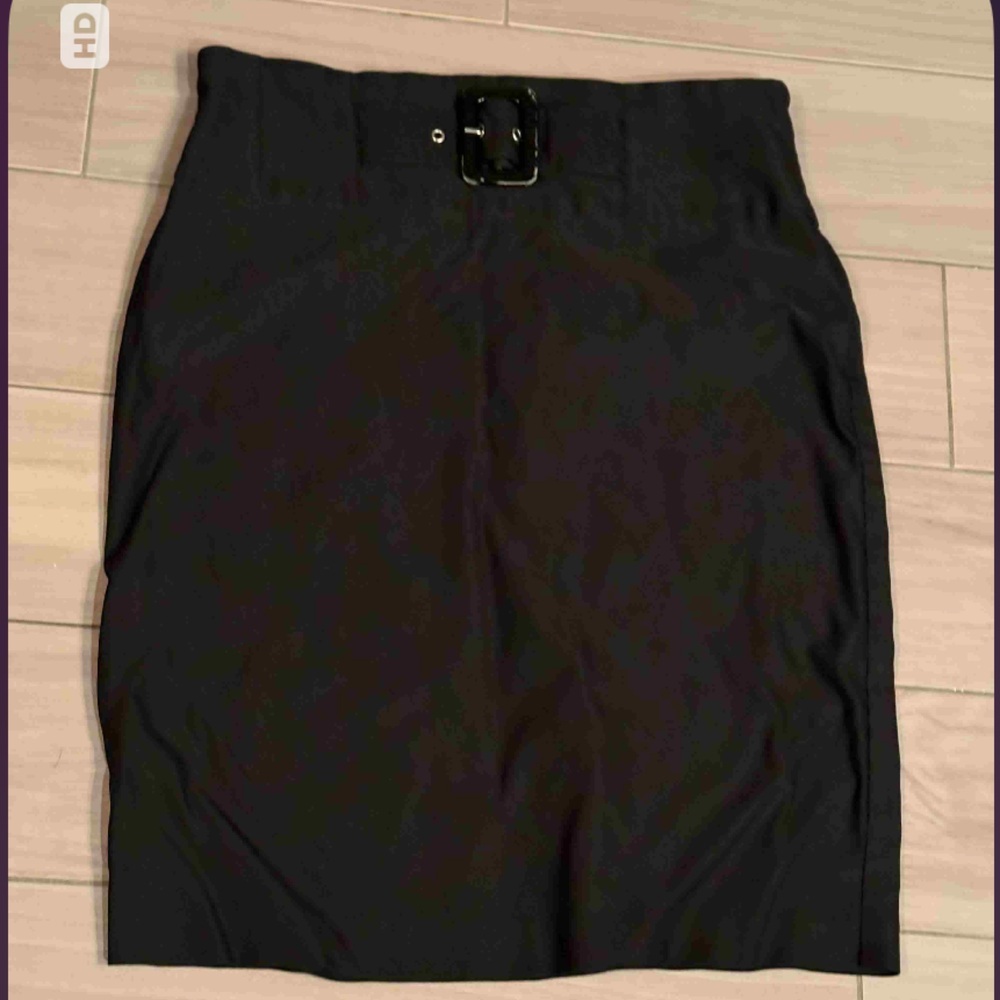 Studio 1940 Black Pencil Skirt with Buckle size 12 waist 32in length 23in